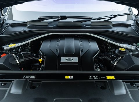 Land Rover Range Rover P530 Autobiography LWB 34