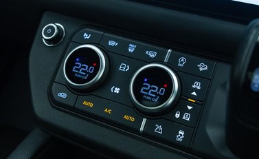 Land Rover Defender 90 V8 CARPATHIAN EDITION 22