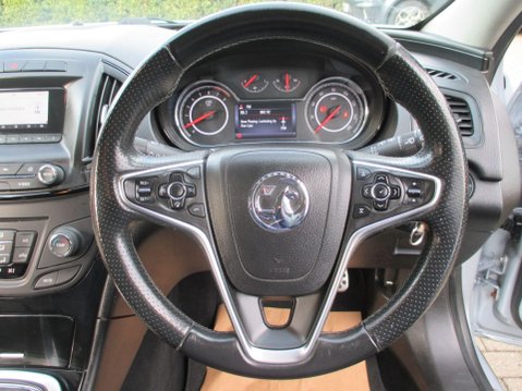 Vauxhall Insignia 1.8 16V SRi Euro 5 5dr 18