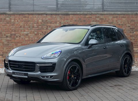 Porsche Cayenne GTS 6
