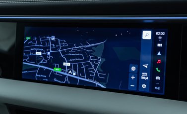 Porsche Macan 4 Electric 24