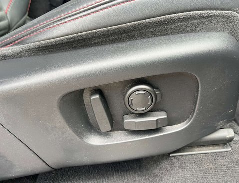 Land Rover Discovery Sport 2.0 Discovery Sport R-Dynamic HSE Auto 4WD 5dr 33