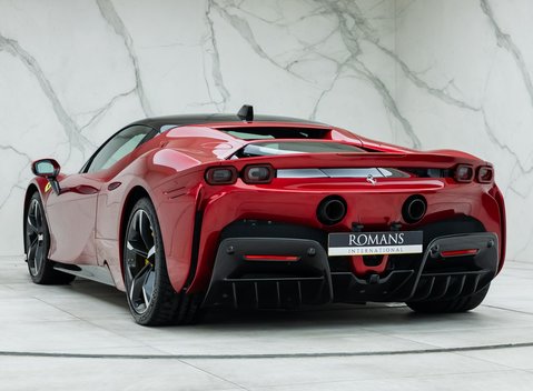 Ferrari SF90 Stradale 7