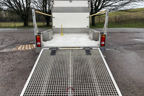 Peugeot Boxer 165ps BlueHDi 335 Drop & Go Low Floor Traffic Management - Toolbox 13