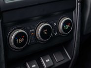 Land Rover Defender P400e XS Edition 22