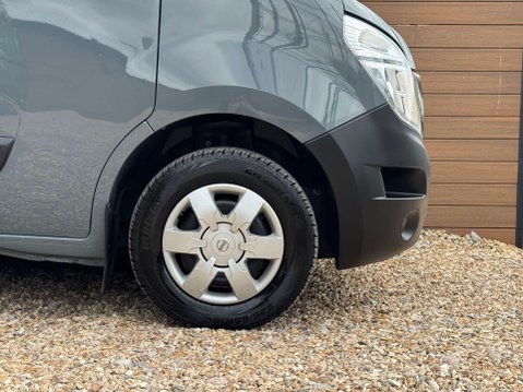 Nissan Interstar 2.3 Interstar Acenta dCi 11