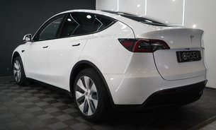 Tesla Model Y RWD 4 New Tyres Comfort Suspension 1 Owner GROK AI Ryzen Adaptive LEDs VATQ 3