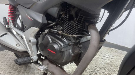 Honda CB GLR 125 2017 GOOD RUNNING PROJECT BIKE SPARES OR REPAIR 125CC 27