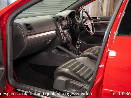 Volkswagen Golf 2.0 Golf GTi Edition 30 230 5dr 14