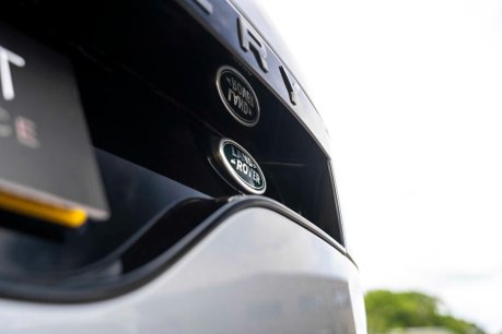 Land Rover Discovery R-DYNAMIC HSE MHEV. 7 SEATS. ELECTRIC TOWBAR. OPENING PANO ROOF. 22S. 6