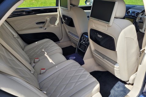 Bentley Flying Spur V8 35