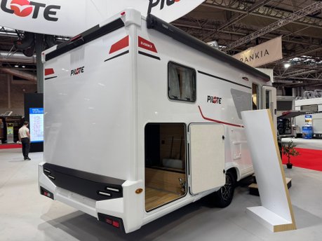 Pilote P740FGJ Evidence 2026 MODEL SHOW VAN 3
