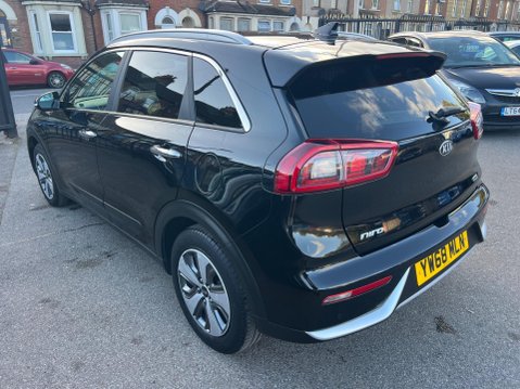 Kia Niro 1.6h GDi 2 DCT Euro 6 (s/s) 5dr 3