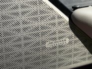 Land Rover Range Rover Velar R-DYNAMIC SE 28