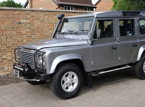 Land Rover 110 XS 16