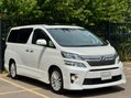 Toyota Vellfire G Edition V6 Sunroof 4