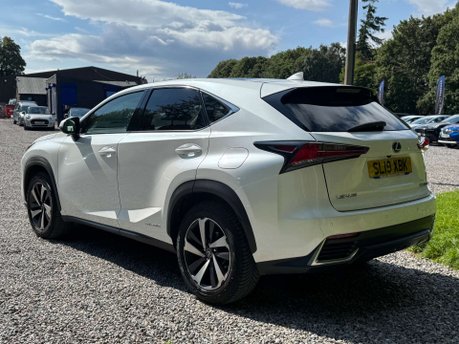 Lexus NX 2.5 NX 300h Takumi CVT 4WD 5dr 9