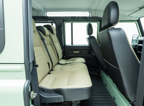 Land Rover Defender 110 HERITAGE 18