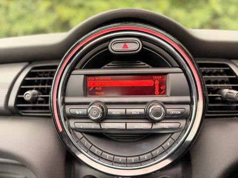 Mini Hatch 1.5 Cooper D Euro 6 (s/s) 3dr 23