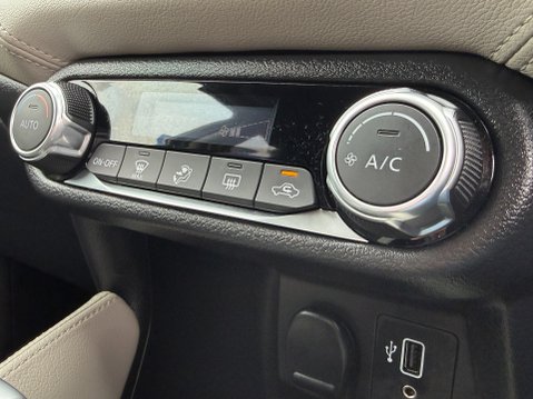 Nissan MICRA IG-T TEKNA AUTO 40