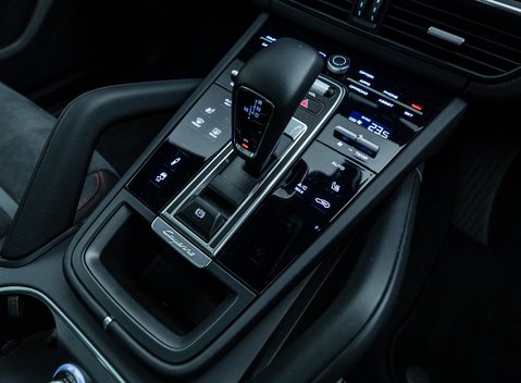 Porsche Cayenne GTS 19