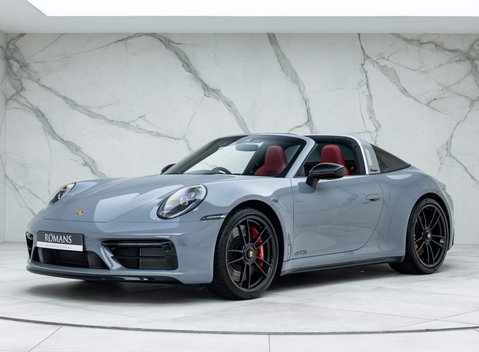 Porsche 911 Targa 4 GTS (992) 1