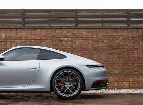 Porsche 911 Carrera 4S (992) 27