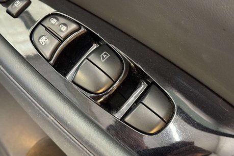 Nissan LEAF 30kWh Tekna Hatchback 5dr Electric Auto (109 bhp) 60