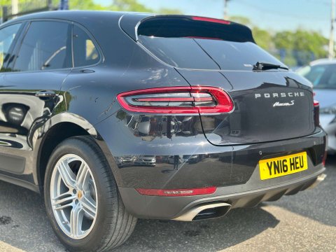 Porsche Macan 2.0T SUV 5dr Petrol PDK 4WD (s/s) (252 ps) 38