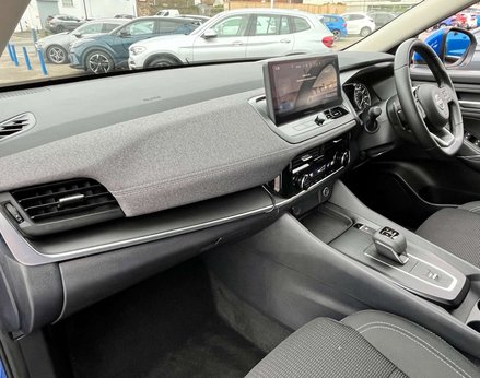 Nissan Qashqai 1.3 Qashqai Acenta Premium T MHEV CVT 5dr 17