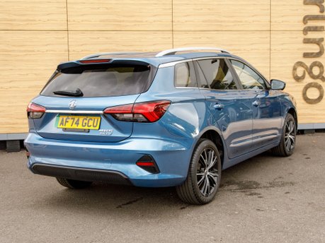 MG MG5 TROPHY
