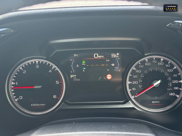 Isuzu D-Max V-Cross [SOLD MT] AUTO | 1.9LT | AC | Sensors | Camera | Tow Bar| 22