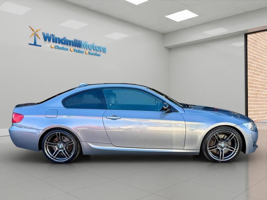 2012 BMW 3 Series — image 3