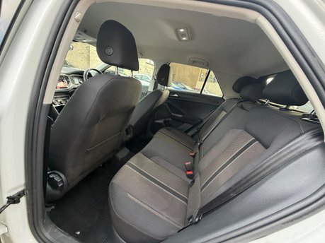 Volkswagen T-Roc DESIGN TSI 11