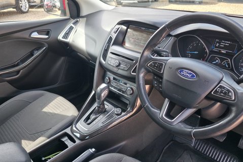 Ford Focus TITANIUM…1 FORMER KEEPER,11 SERVICES,SAT NAV,CLIMATE CONTROL 11