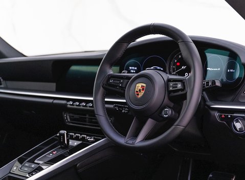 Porsche 911 Carrera S (992) 9