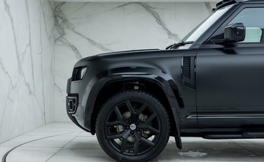 Land Rover Defender 90 D250 X-Dynamic SE URBAN 38