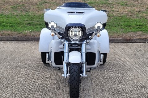 Harley-Davidson Road Glide CVO TRI GLIDE 2