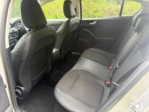 Ford Focus TITANIUM X 16