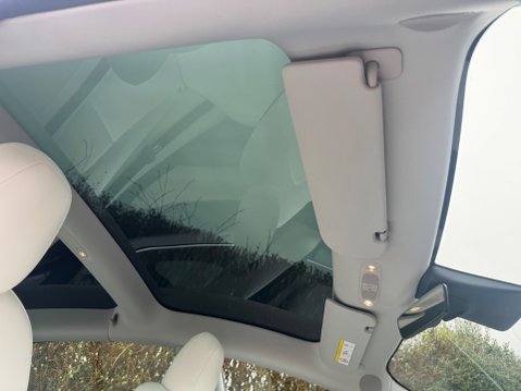 Tesla Model 3 STANDARD RANGE PLUS 25