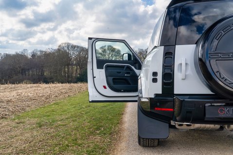 Land Rover Defender 90 Obsidian WideTrak D250 S Hardtop 7