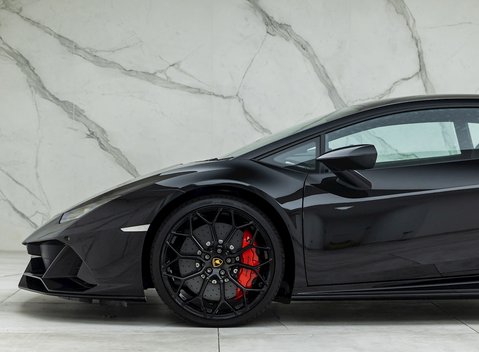 Lamborghini Huracan LP640-4 EVO 28