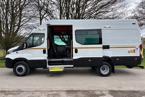 Iveco Daily 70C18V Welfare Unit - Tail Lift / Toilet / 7 Seats / Air Con 8