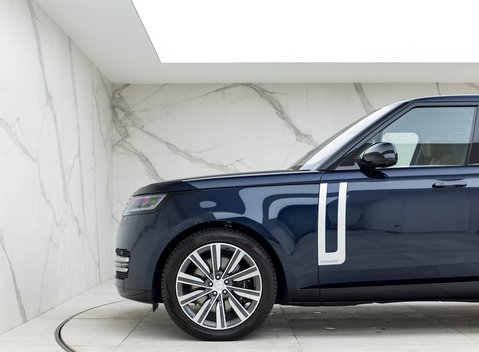 Land Rover Range Rover P530 Autobiography LWB 7 Seater 28