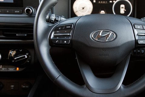 Hyundai KONA T-GDI SE CONNECT MHEV 18