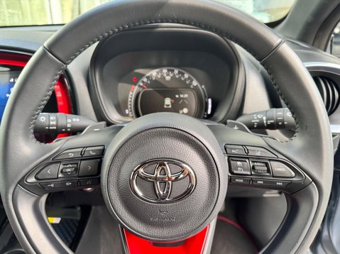 Toyota Aygo X VVT-I UNDERCOVER 29