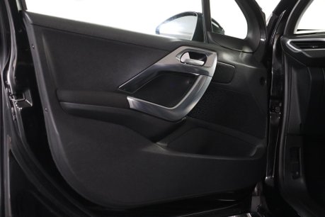 Peugeot 2008 BLUEHDI ALLURE 43