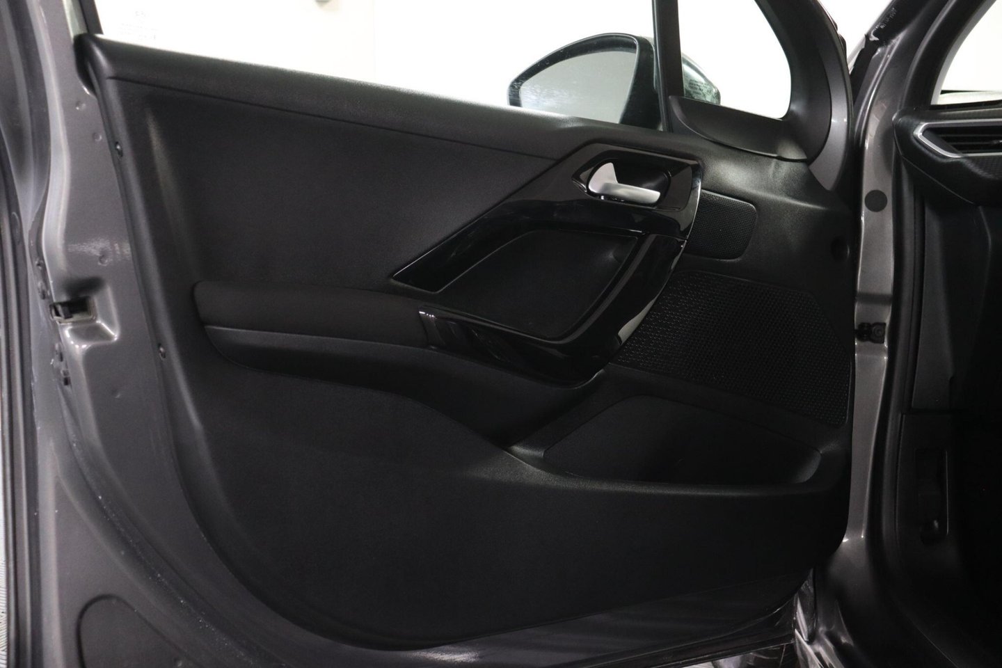 2019 Peugeot 208 — image 38