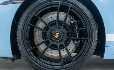 Porsche 911 Targa 4 GTS (992) 29