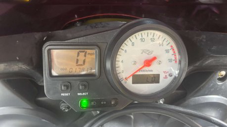 Yamaha R6 YZF 2003 5MT CARBED SPORTS BIKE ONLY 17K RUNNING PROJECT BIKE 28